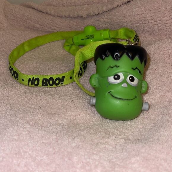 Halloween Amusement Park Frankenstein light up No BOO necklace - Picture 1 of 5